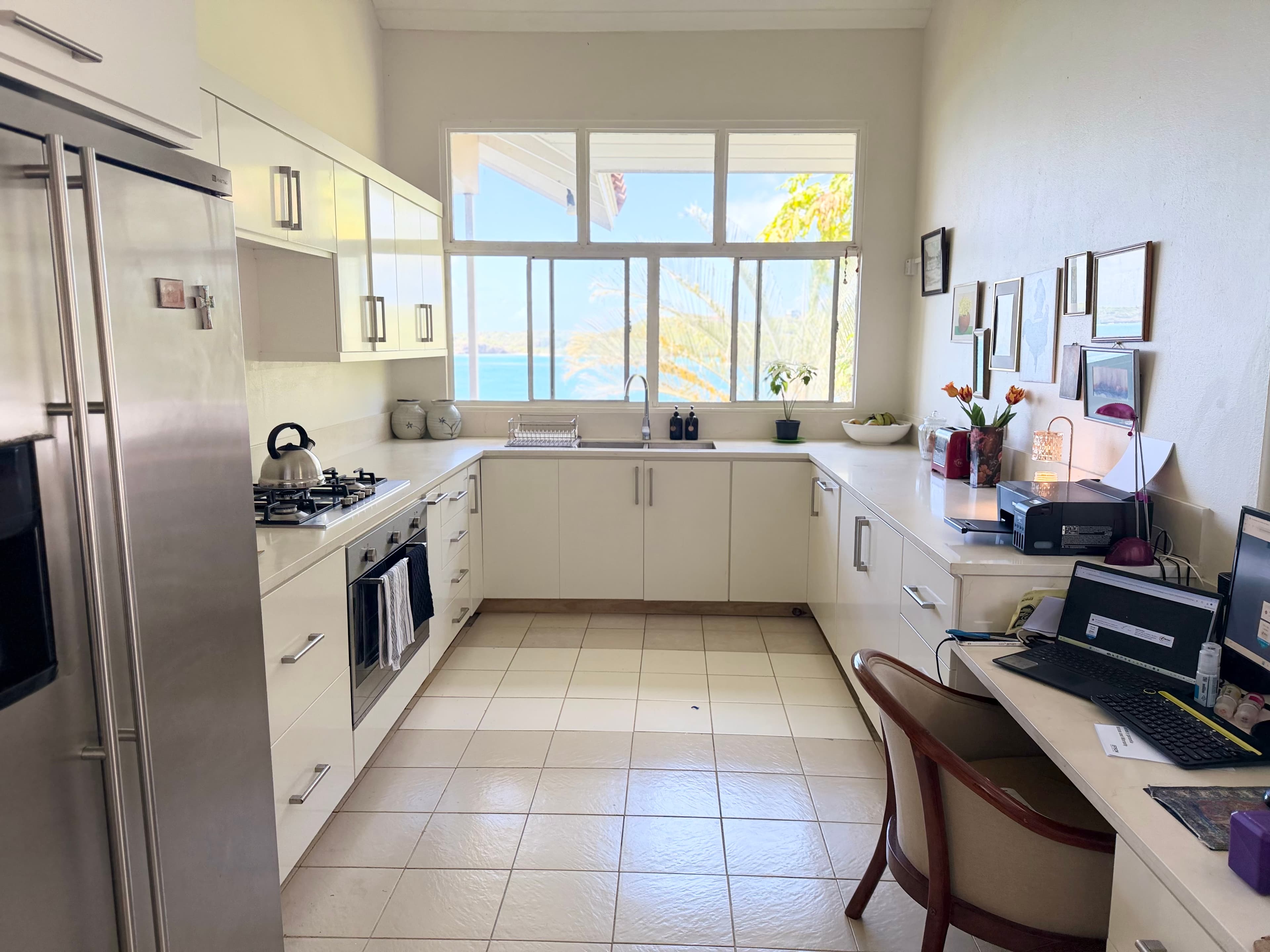 Fully equipped kitchen